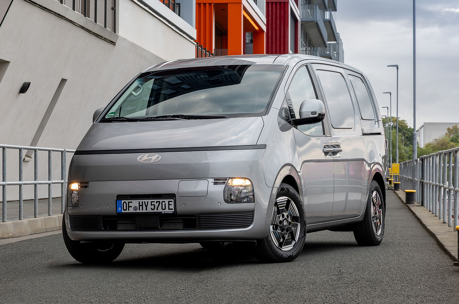 Ranting Best Raval's 2027 Hyundai Staria Cargo Electric: medium van rivals Kia PV7 with 280 ...