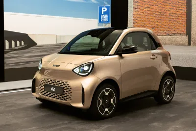 Smart #2 front three-quarter view