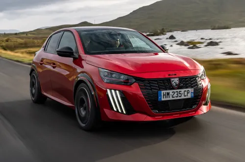 Peugeot 208 GTI driving front right